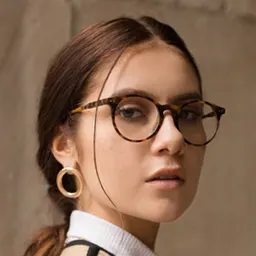Claire Holloway